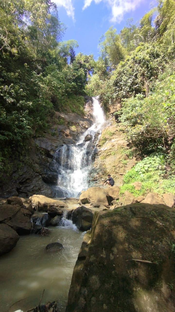 Air Terjun (Curug Aki Muka)